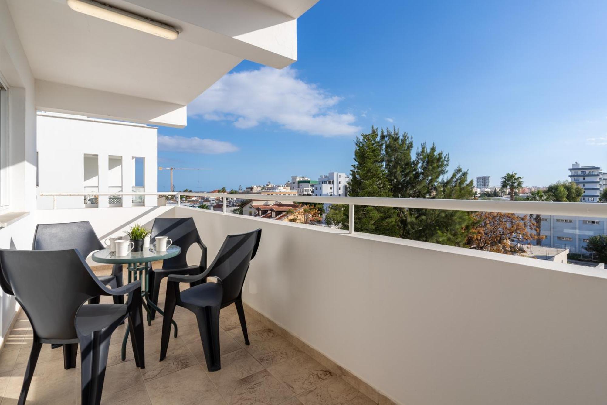 Jayde 2-Bedroom Apartment In ラルナカ エクステリア 写真